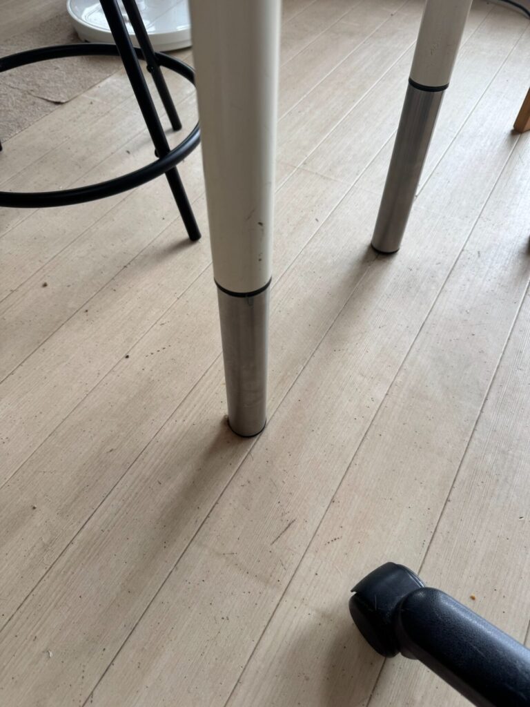 セリア テーブル脚延長パーツ