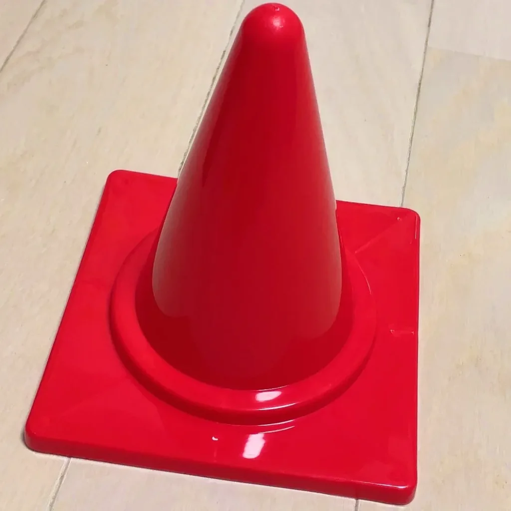 カラーコーンはどこで買える