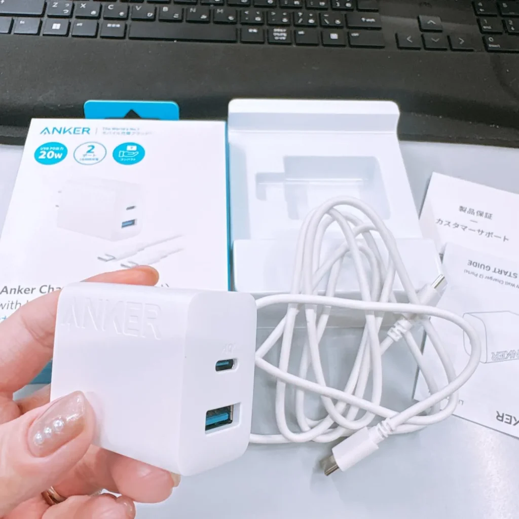 スマートフォン充電器 
