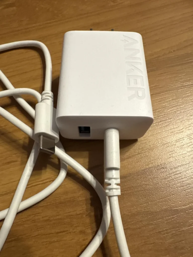 スマートフォン充電器 
