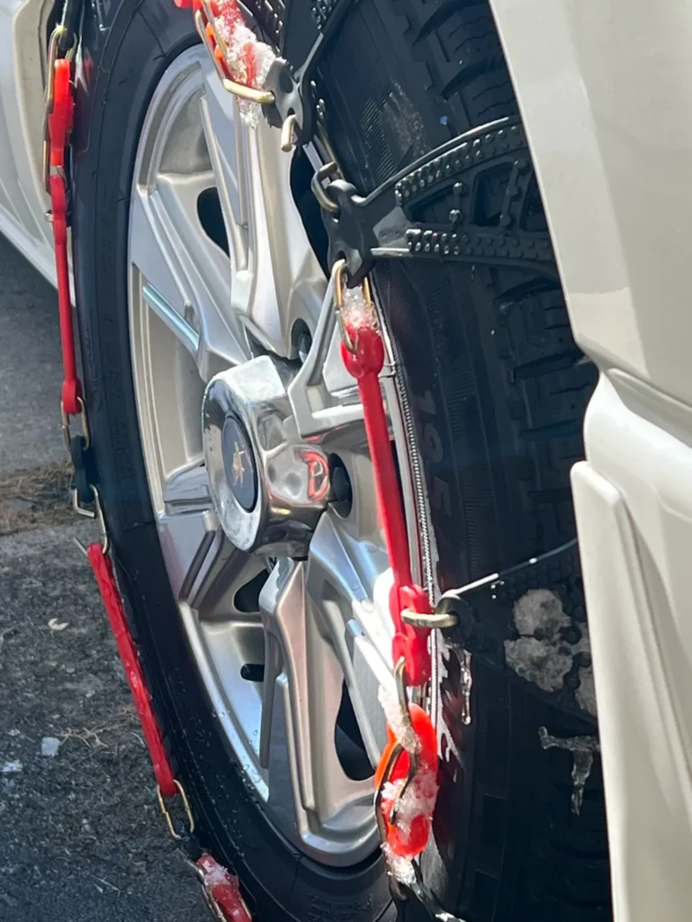 タイヤチェーンは前輪と後輪のどちらに装着すれば良いですか？