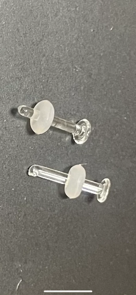 ロフトの透明ピアス事情